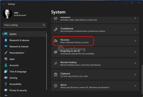 Trong mục System, chọn Recovery